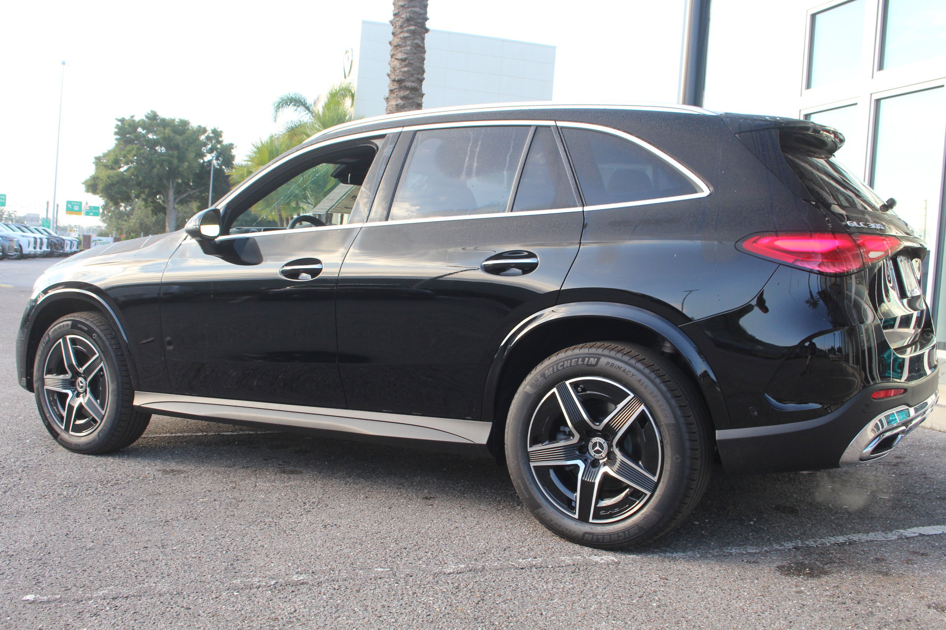 2026 Mercedes Benz GLC 300 photo 3