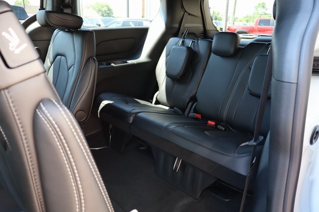 2025 Chrysler Pacifica photo 45