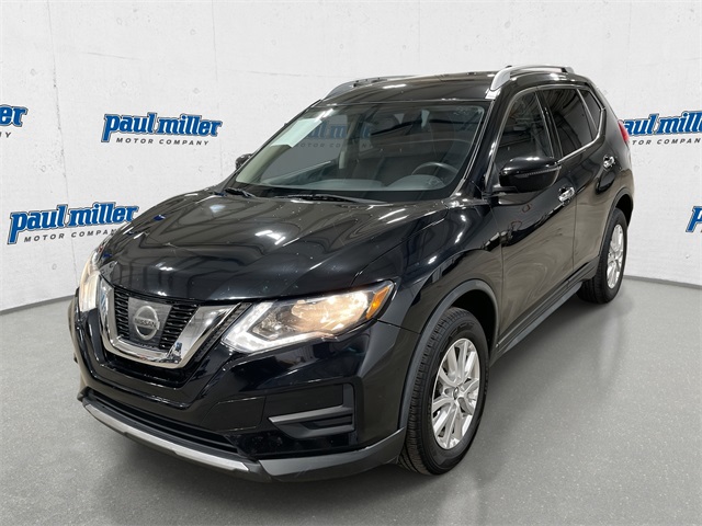2017 Nissan Rogue SV's photo