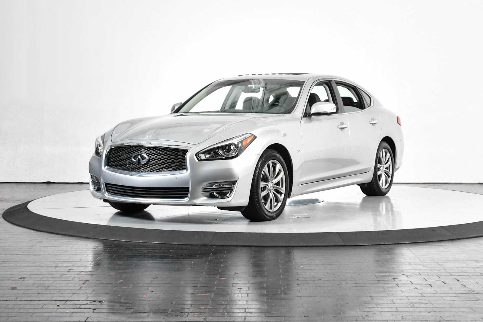 2018 INFINITI Q70