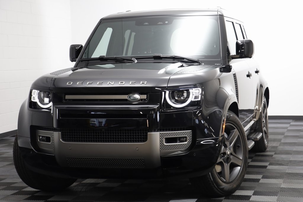 2025 Land Rover Defender 110 X-Dynamic SE photo 2