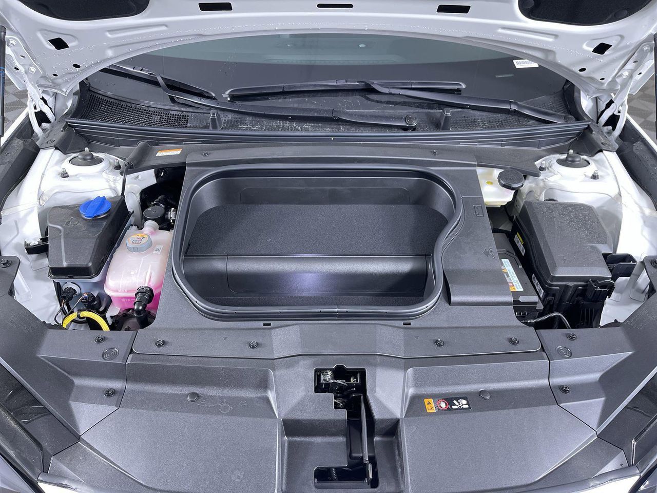 2025 Hyundai Ioniq 6 SE photo 10