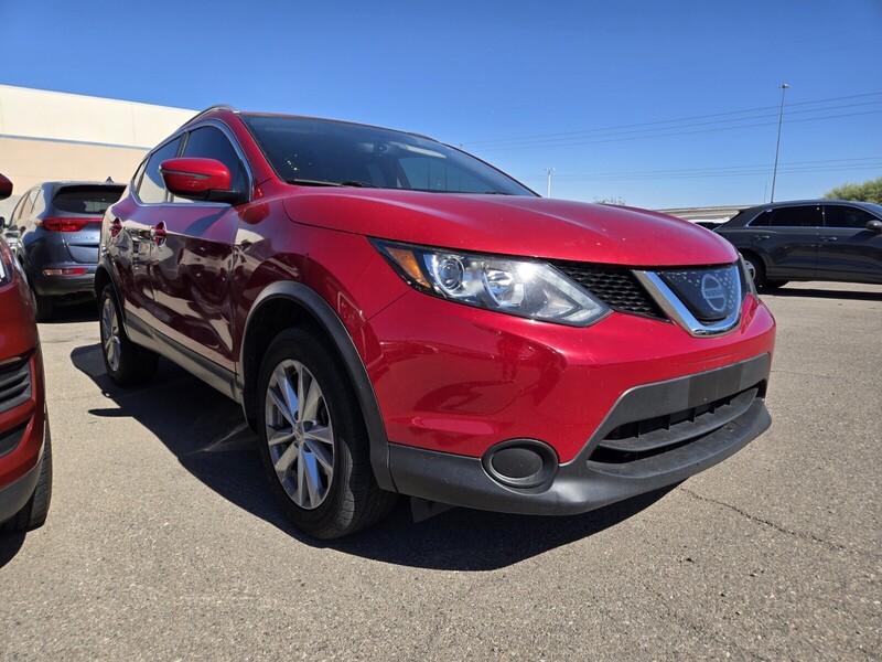 2018 Nissan Rogue Sport SV photo 2