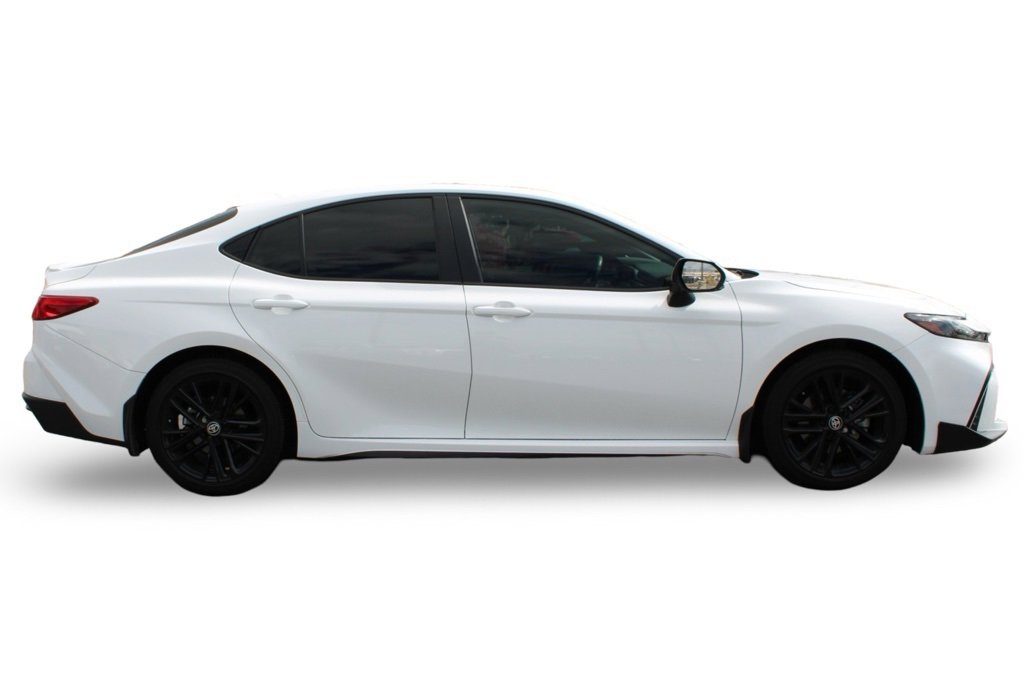 2025 Toyota Camry LE photo 4