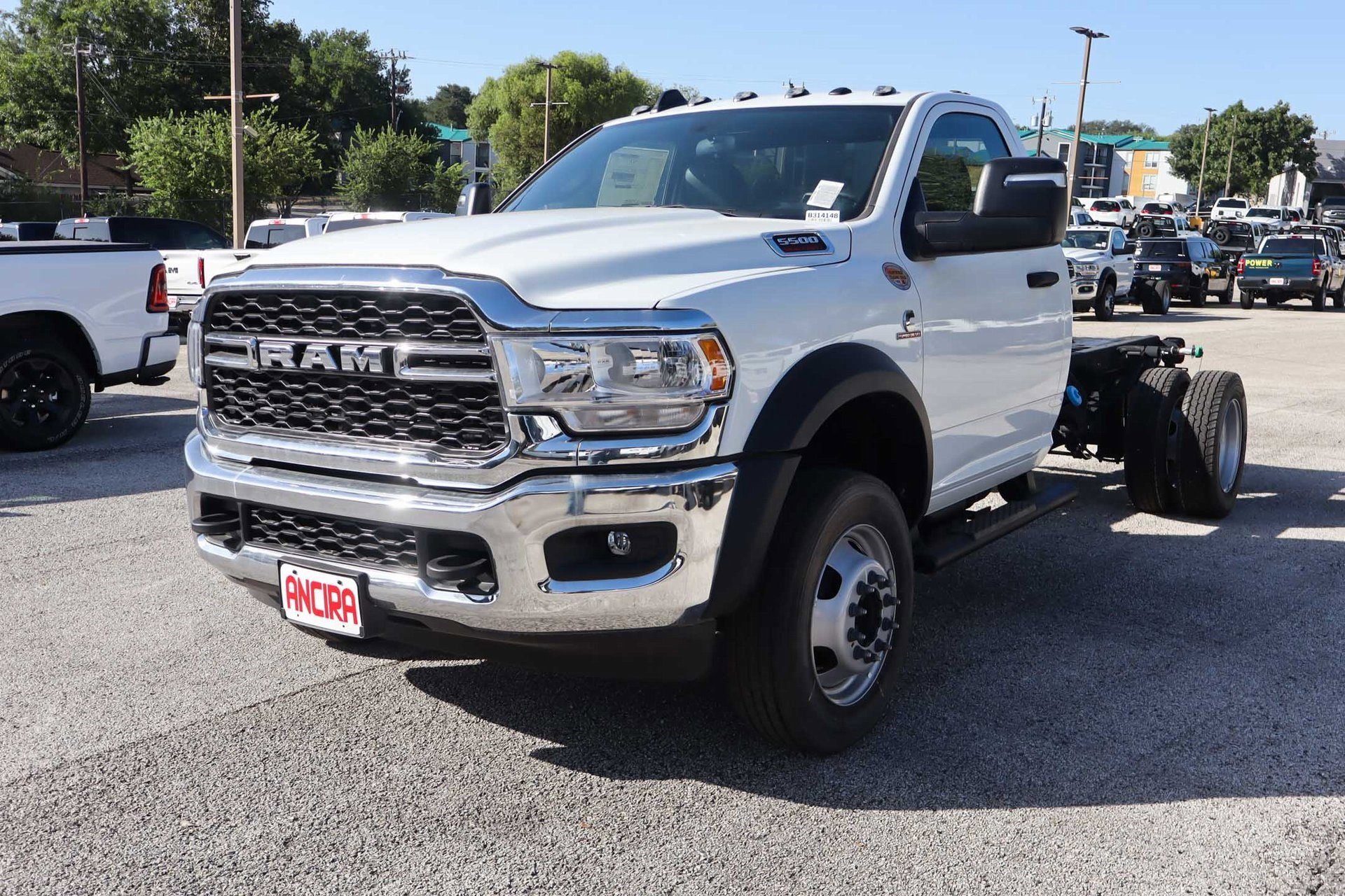 2024 Ram 5500 Tradesman photo 3