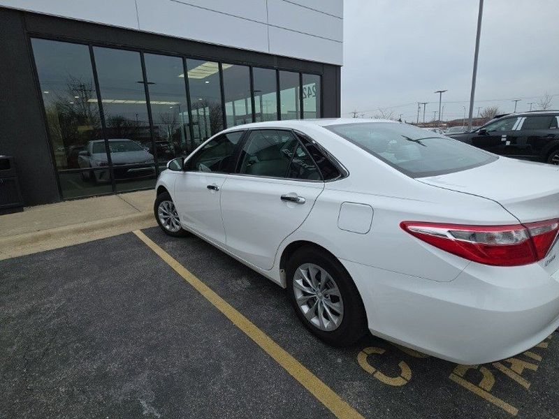 2017 TOYOTA CAMRY - Image 4