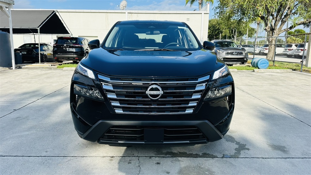 2025 Nissan Rogue SV photo 2