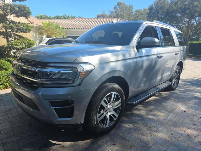 2022 Ford Expedition Limited's photo