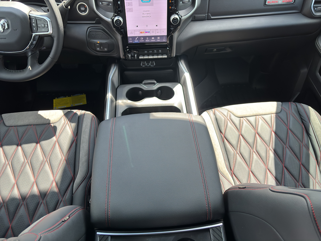 2025 Ram 2500 Big Horn photo 23