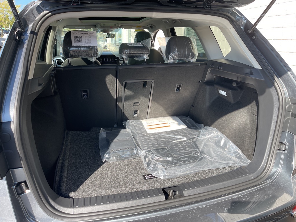 2025 Volkswagen Taos SE photo 14