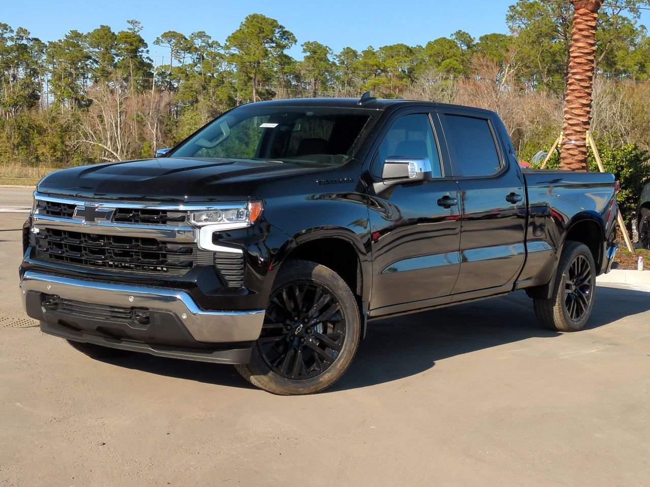 2025 Chevrolet Silverado LT's photo