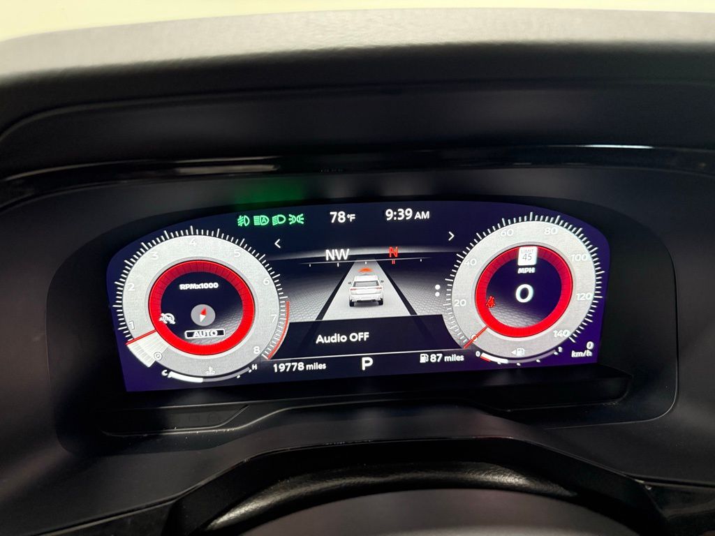 2023 Nissan Pathfinder Platinum photo 4