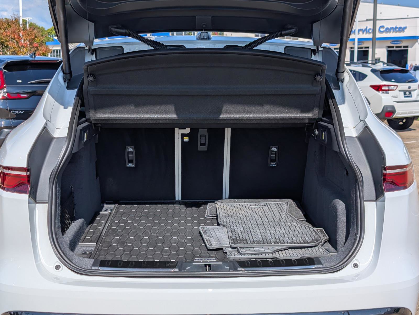 2026 Jaguar F-PACE P250 R-Dynamic S photo 9