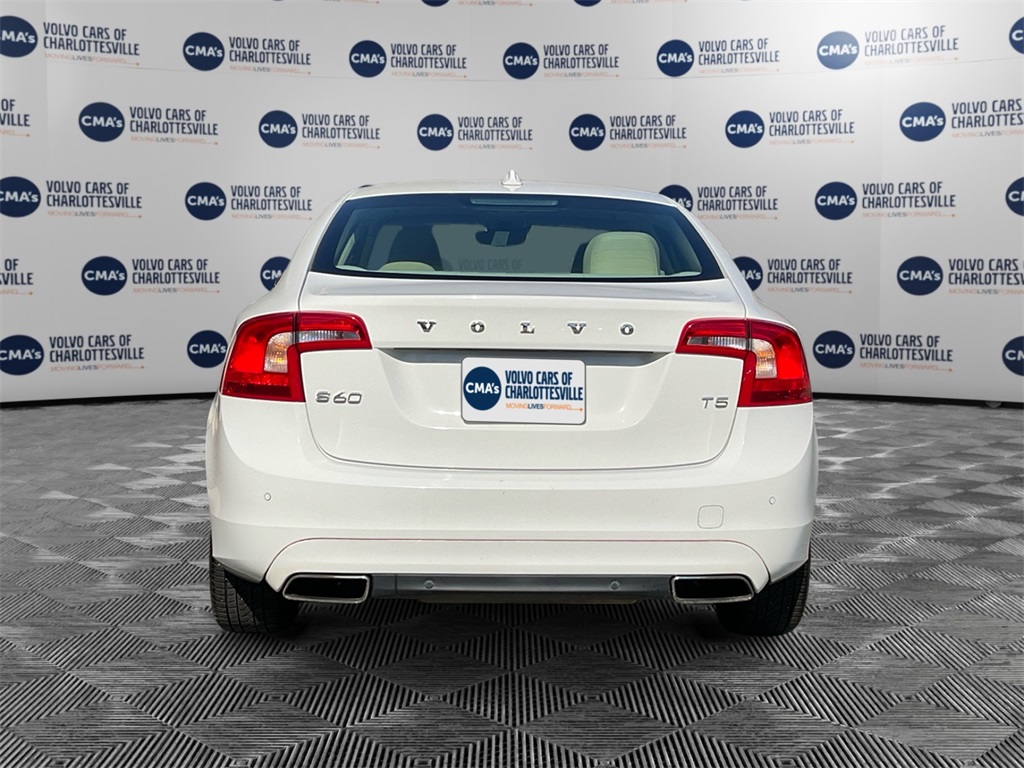 2016 Volvo S60 T5 Drive-E Premier photo 3