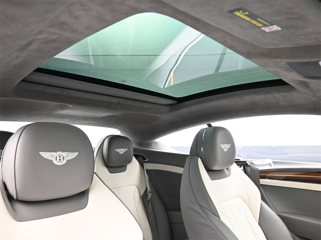 2022 Bentley Continental GT V8 photo 22