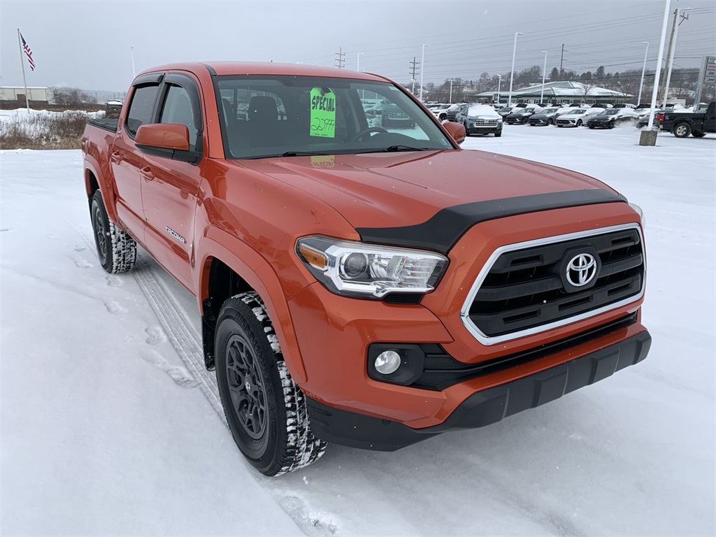 2017 Toyota Tacoma SR5's photo
