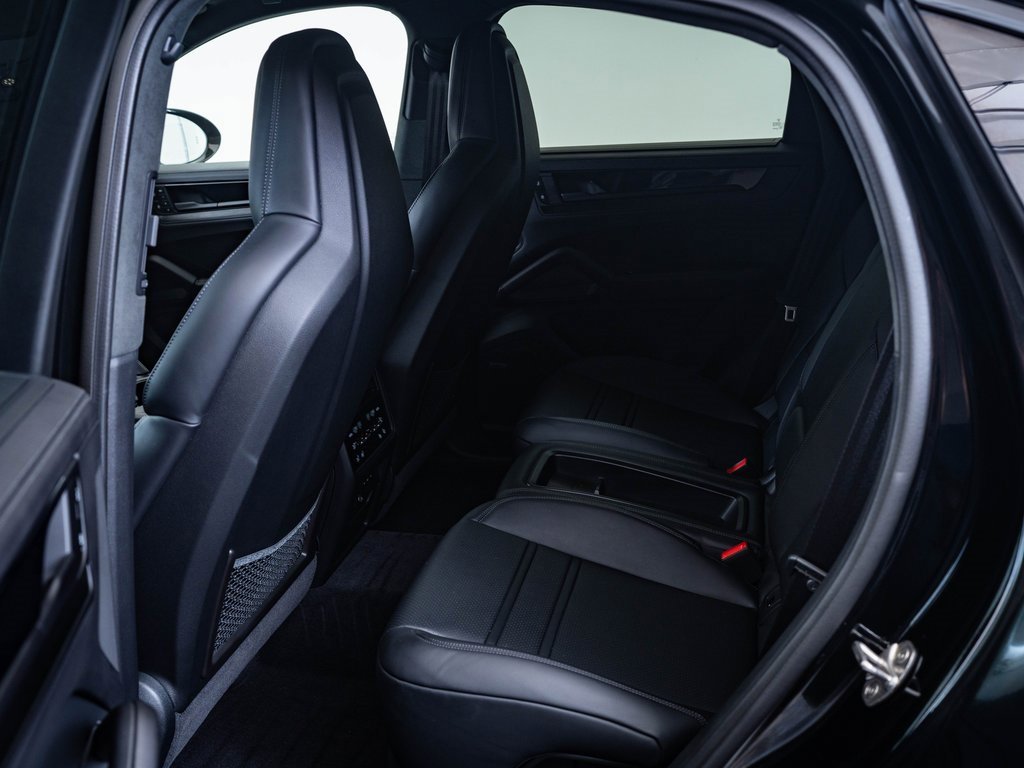2024 Porsche Cayenne Coupe Turbo GT photo 19