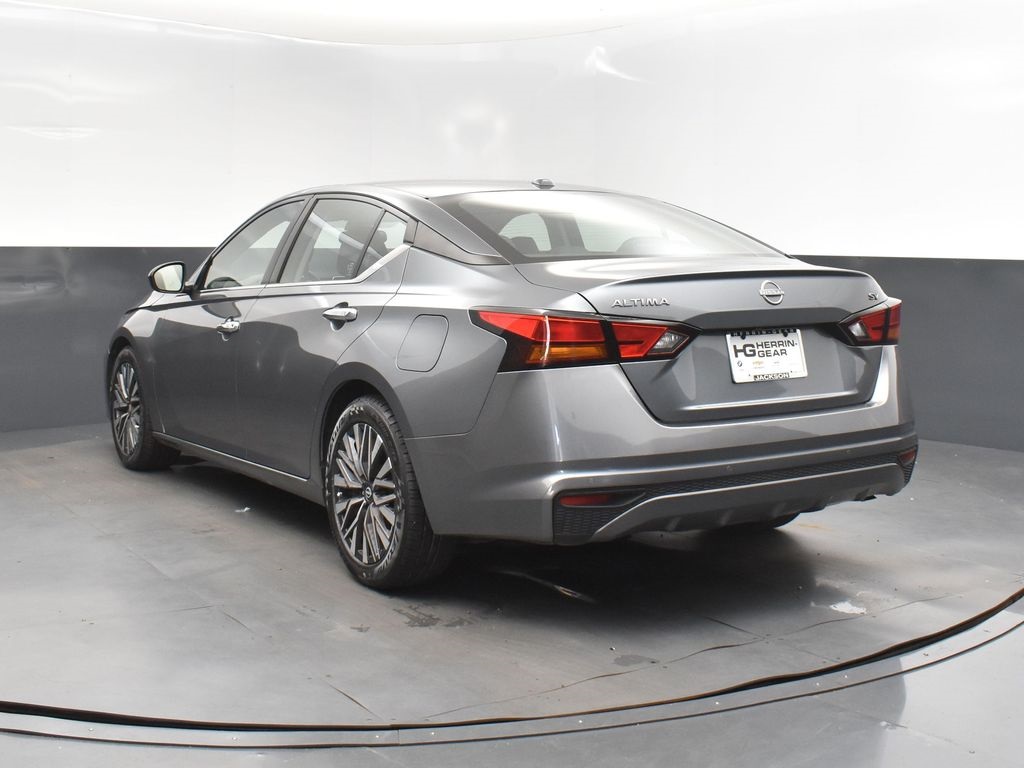2023 Nissan Altima 2.5 SV photo 4