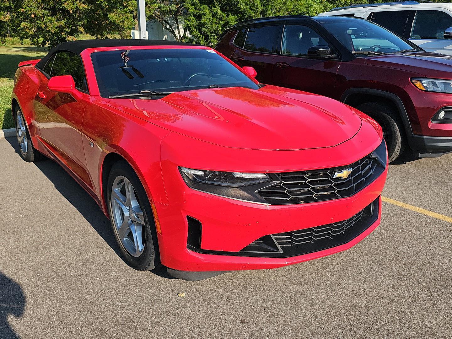 2019 Chevrolet Camaro 1LT photo 2