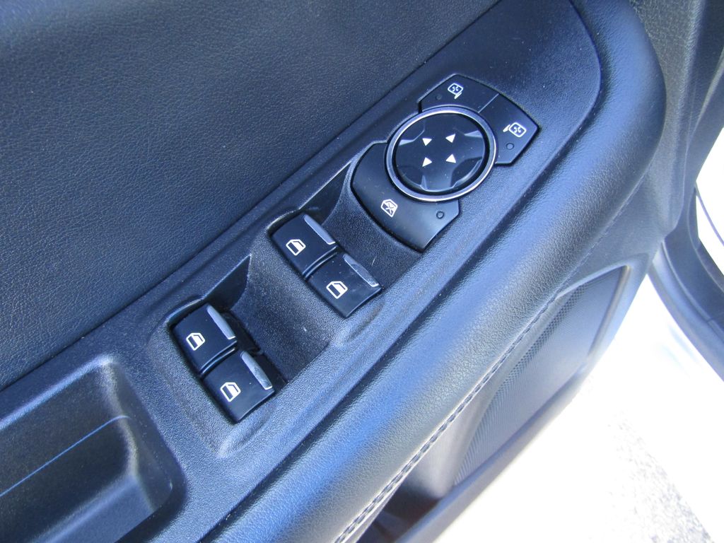 2023 Ford Edge SEL photo 14