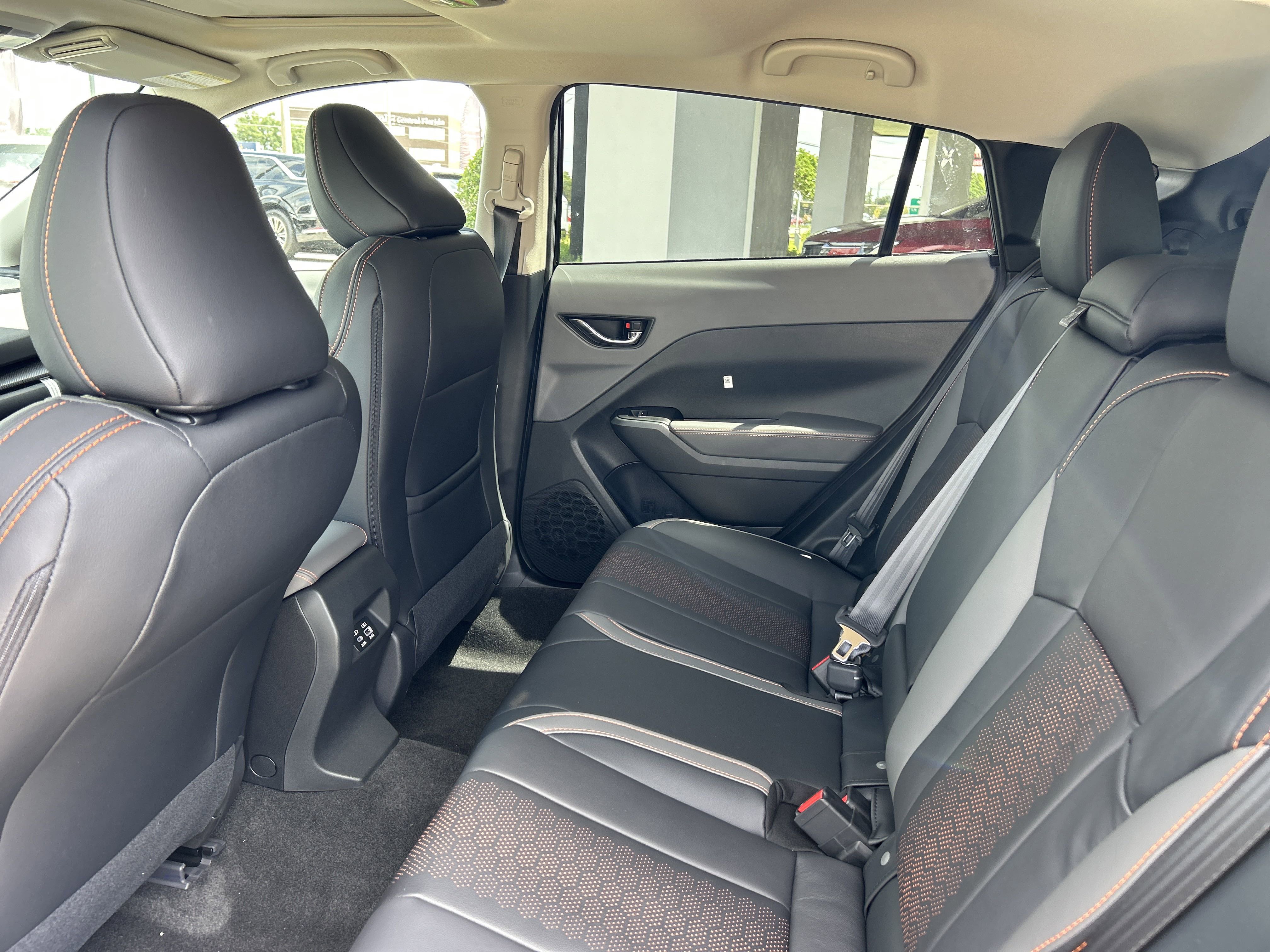 2025 Subaru Crosstrek Limited photo 2