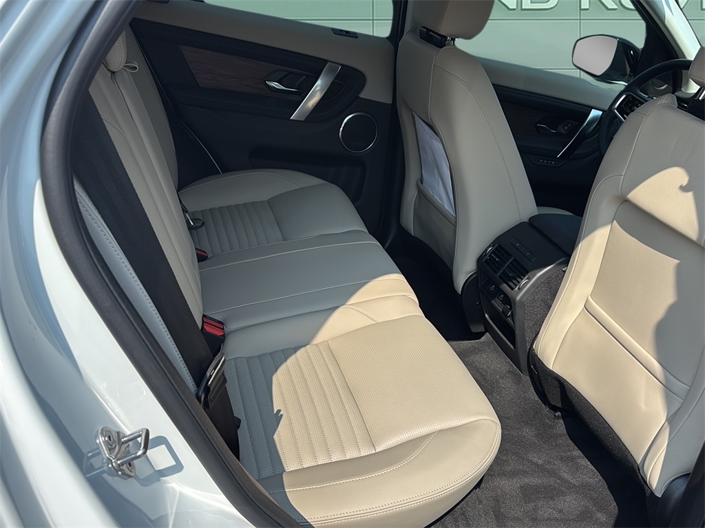 2025 Land Rover Discovery Sport S photo 15
