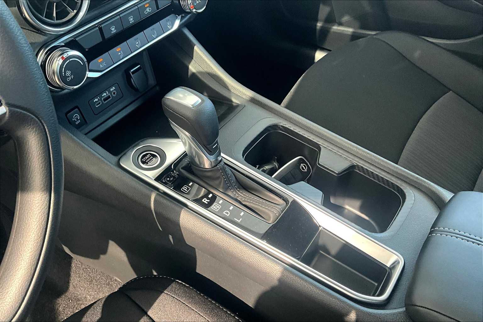 2025 Nissan Sentra SV photo 7