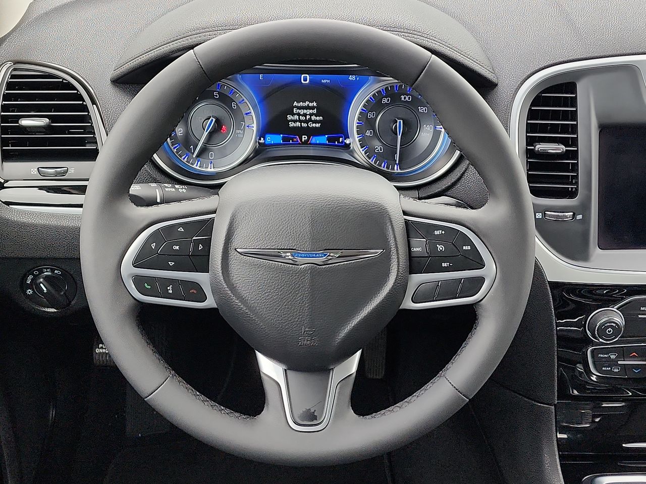 2023 Chrysler 300 Touring photo 17