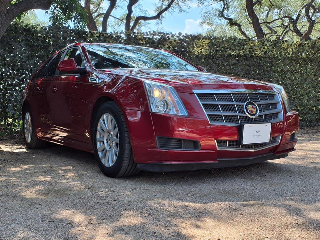 2010 Cadillac CTS Luxury photo 3