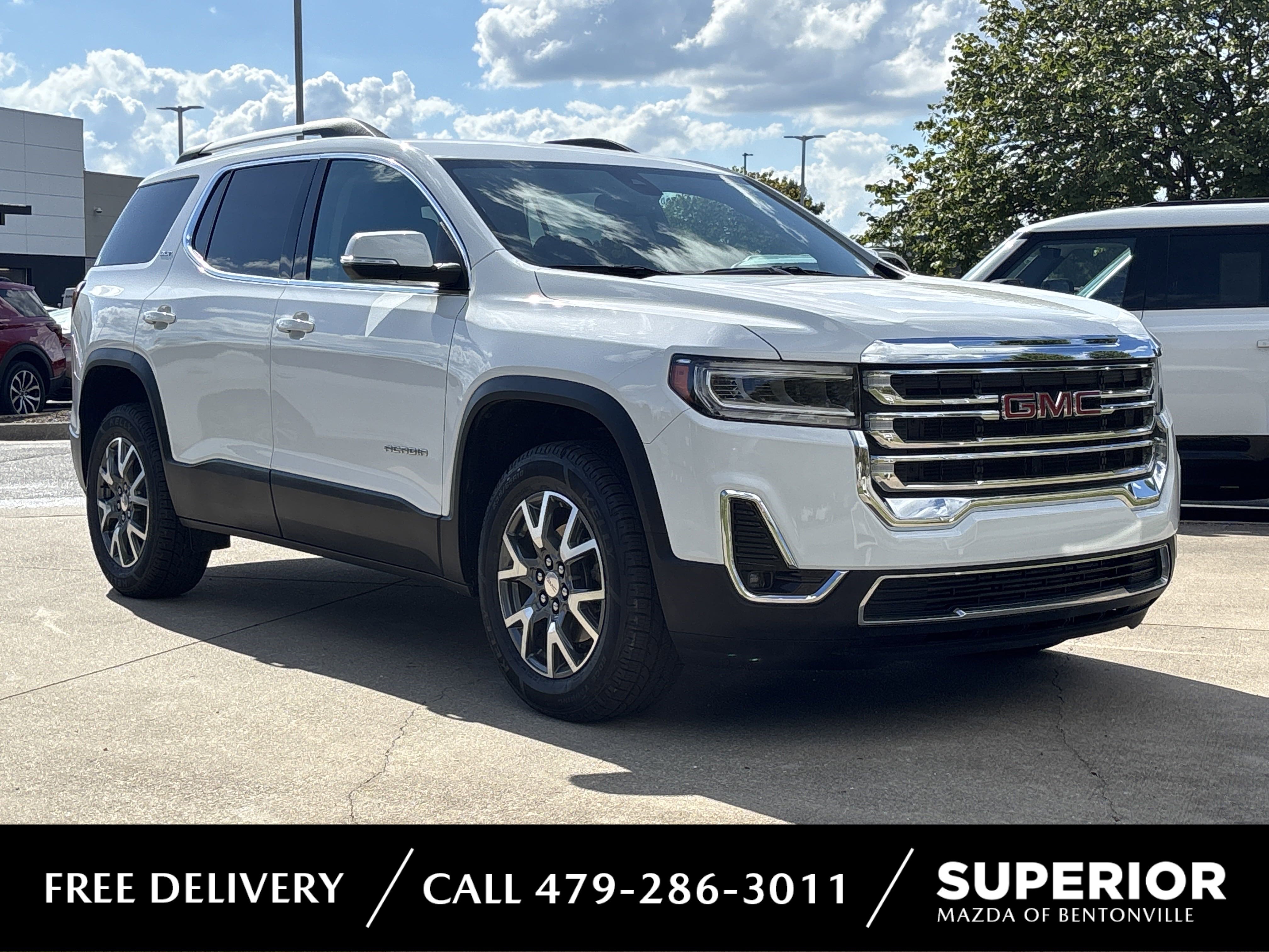 2023 GMC Acadia SLT's photo