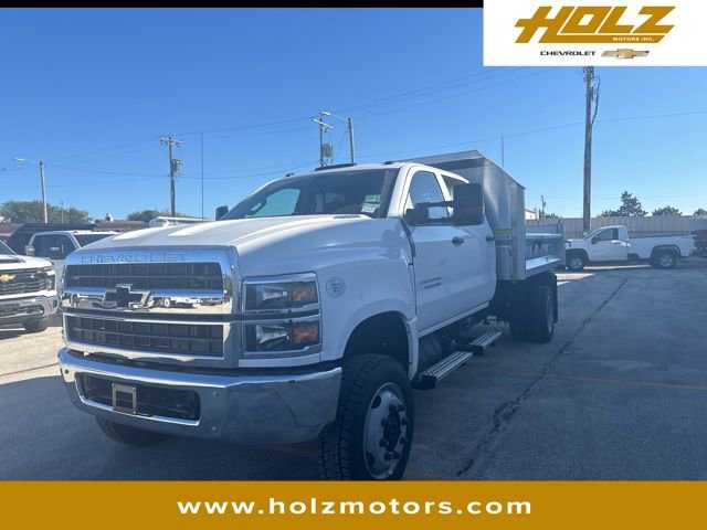2024 Chevrolet Silverado 4500 Medium Duty Chassis Cab Work Truck's photo