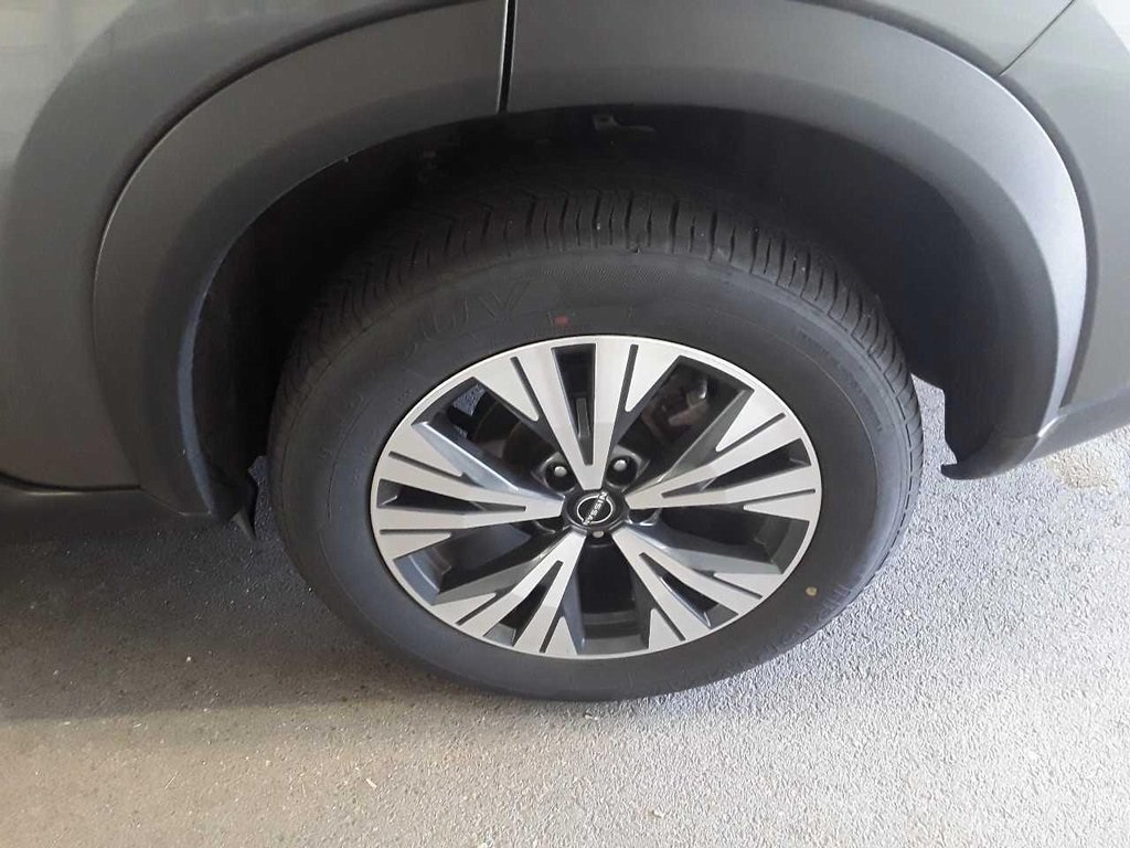 2023 Nissan Rogue SV photo 2