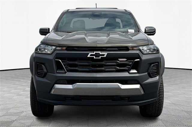 2025 Chevrolet Colorado Trail Boss photo 2