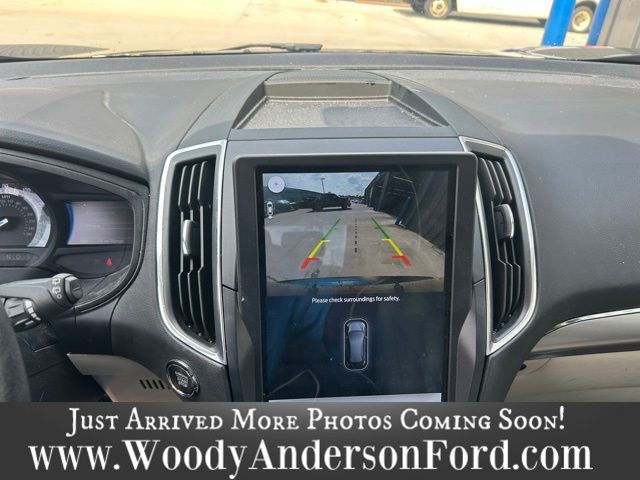 2022 Ford Edge Titanium photo 12