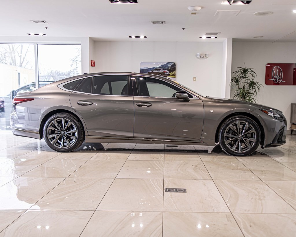 2022 LEXUS LS - Image 9
