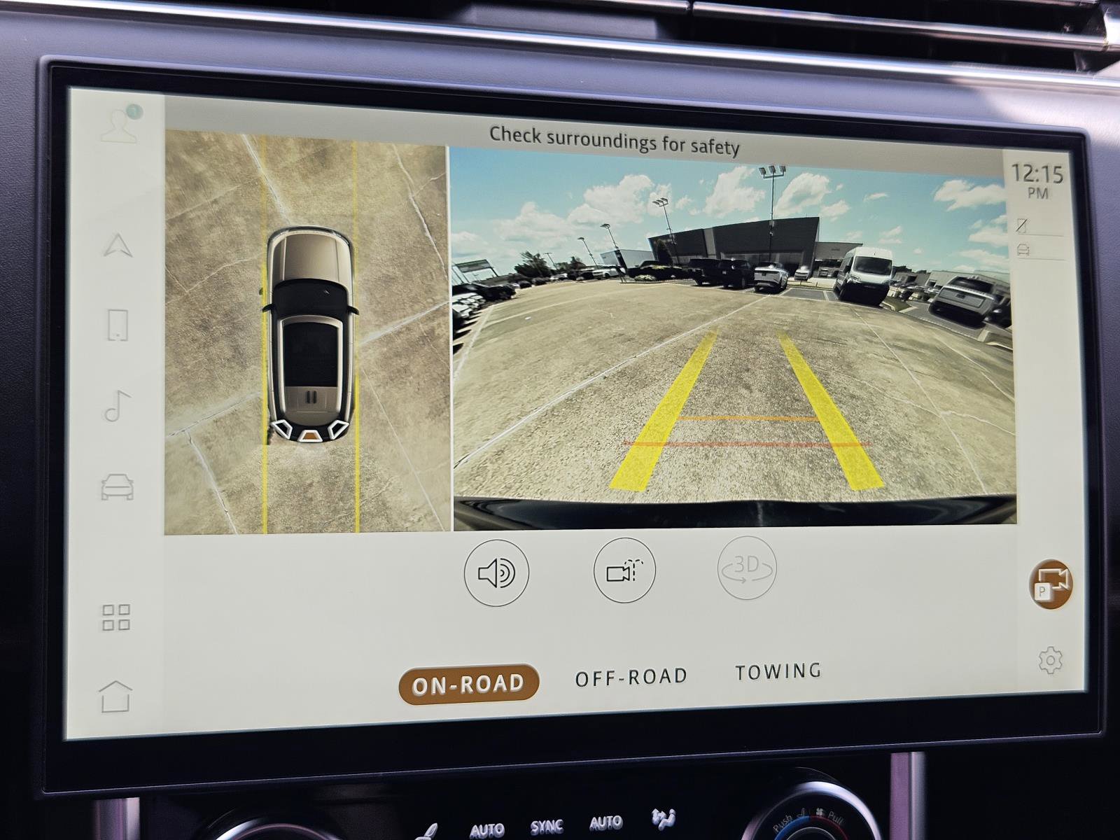 2023 Land Rover Range Rover SE photo 16