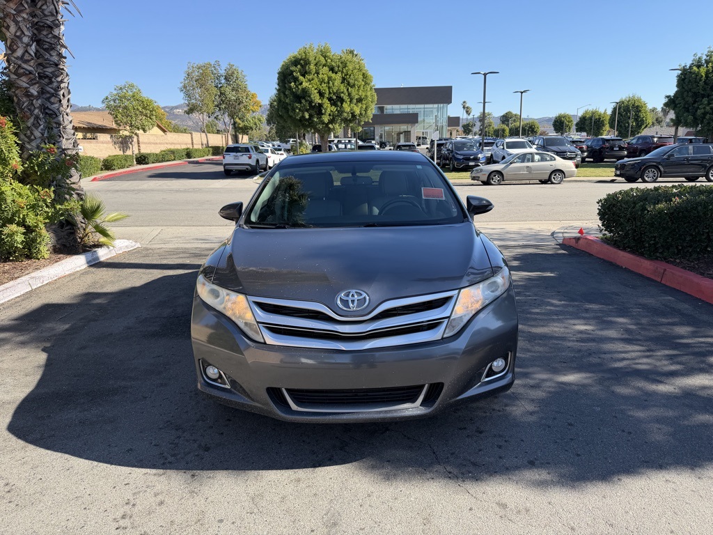 Used 2015 Gray Toyota XLE image 1