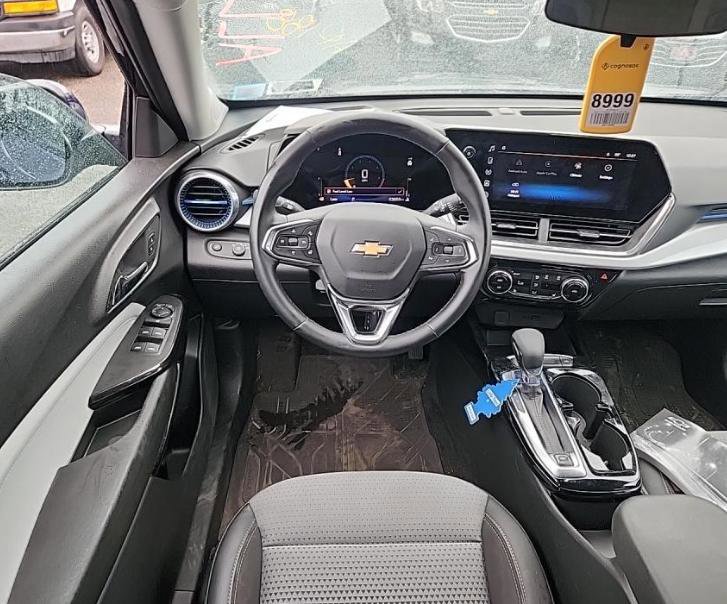 2024 Chevrolet Trax LT photo 10