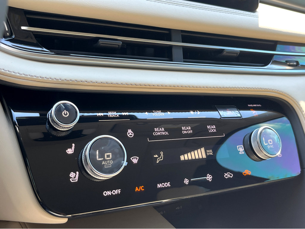 2025 Infiniti QX60 Luxe photo 2