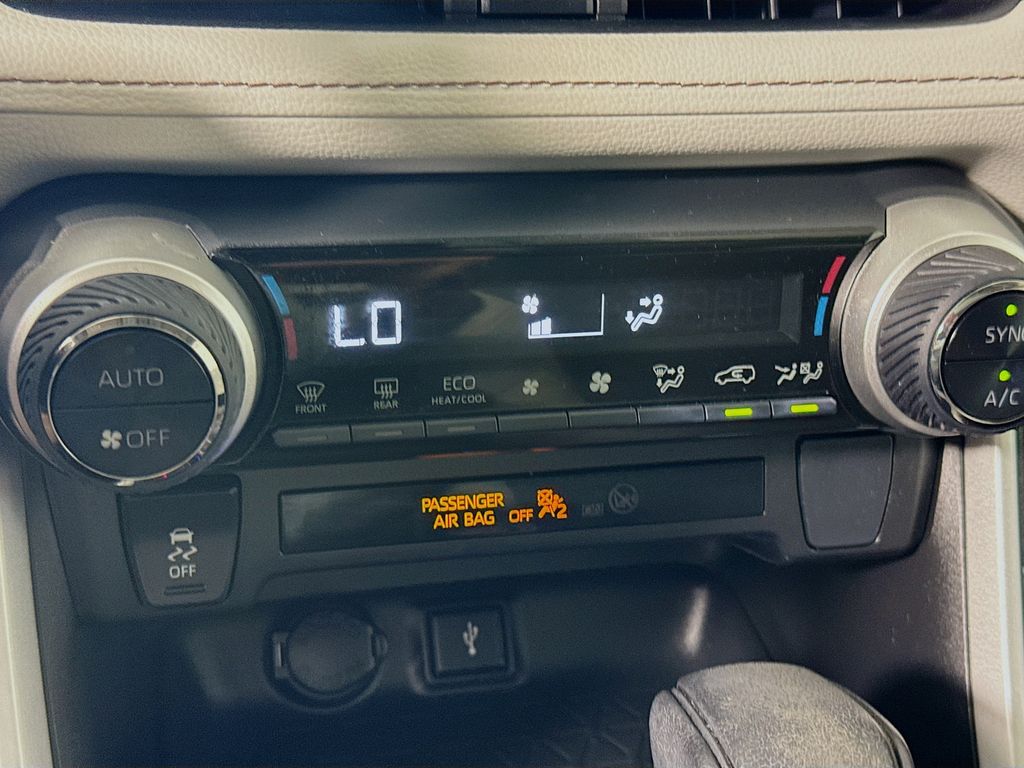 2022 Toyota RAV4 Hybrid XLE photo 15