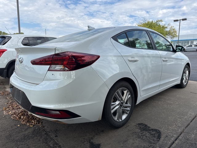 2020 Hyundai Elantra SEL photo 4