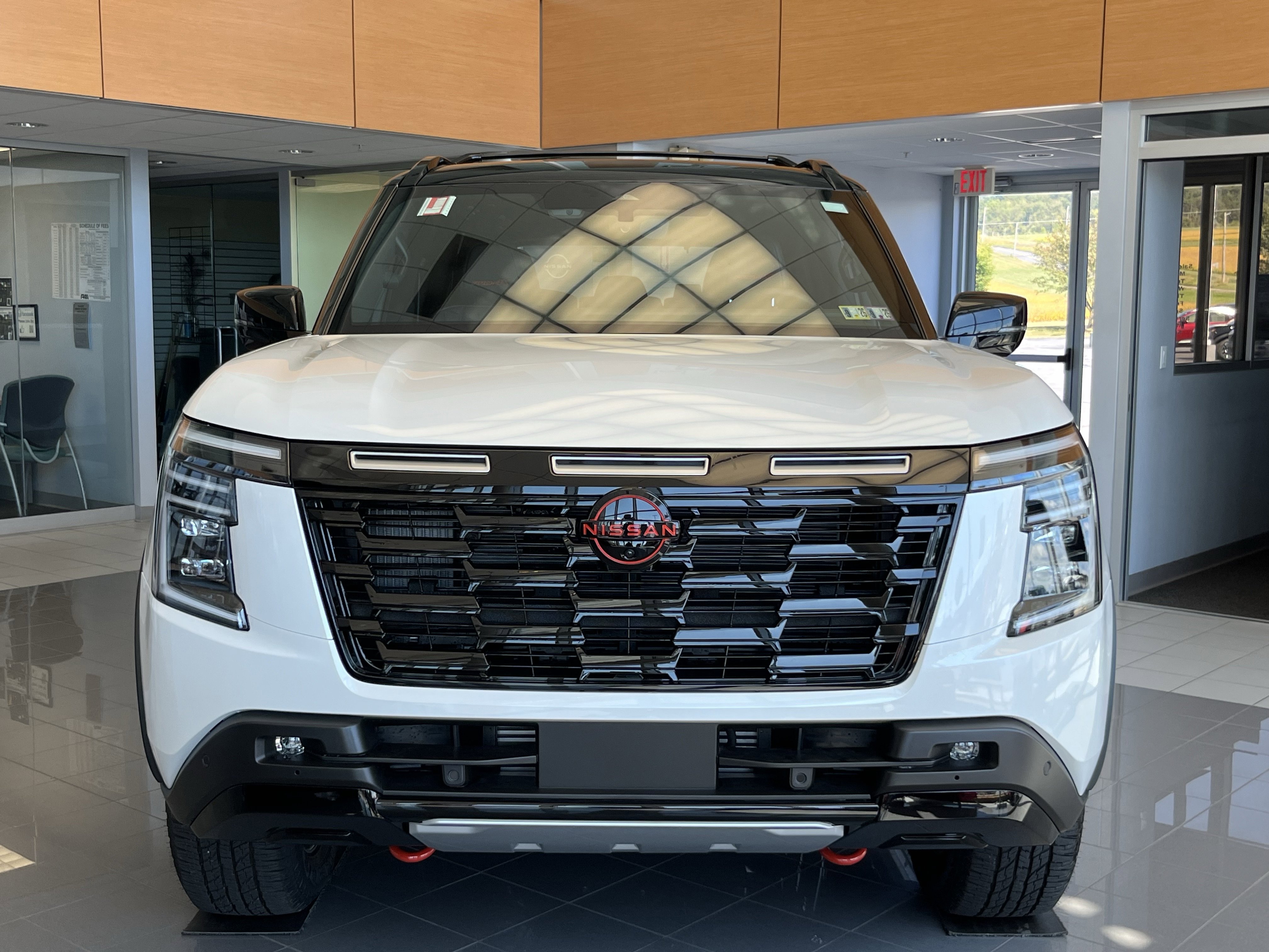 2025 Nissan Armada photo 2