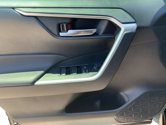 2024 Toyota RAV4 Hybrid photo 11