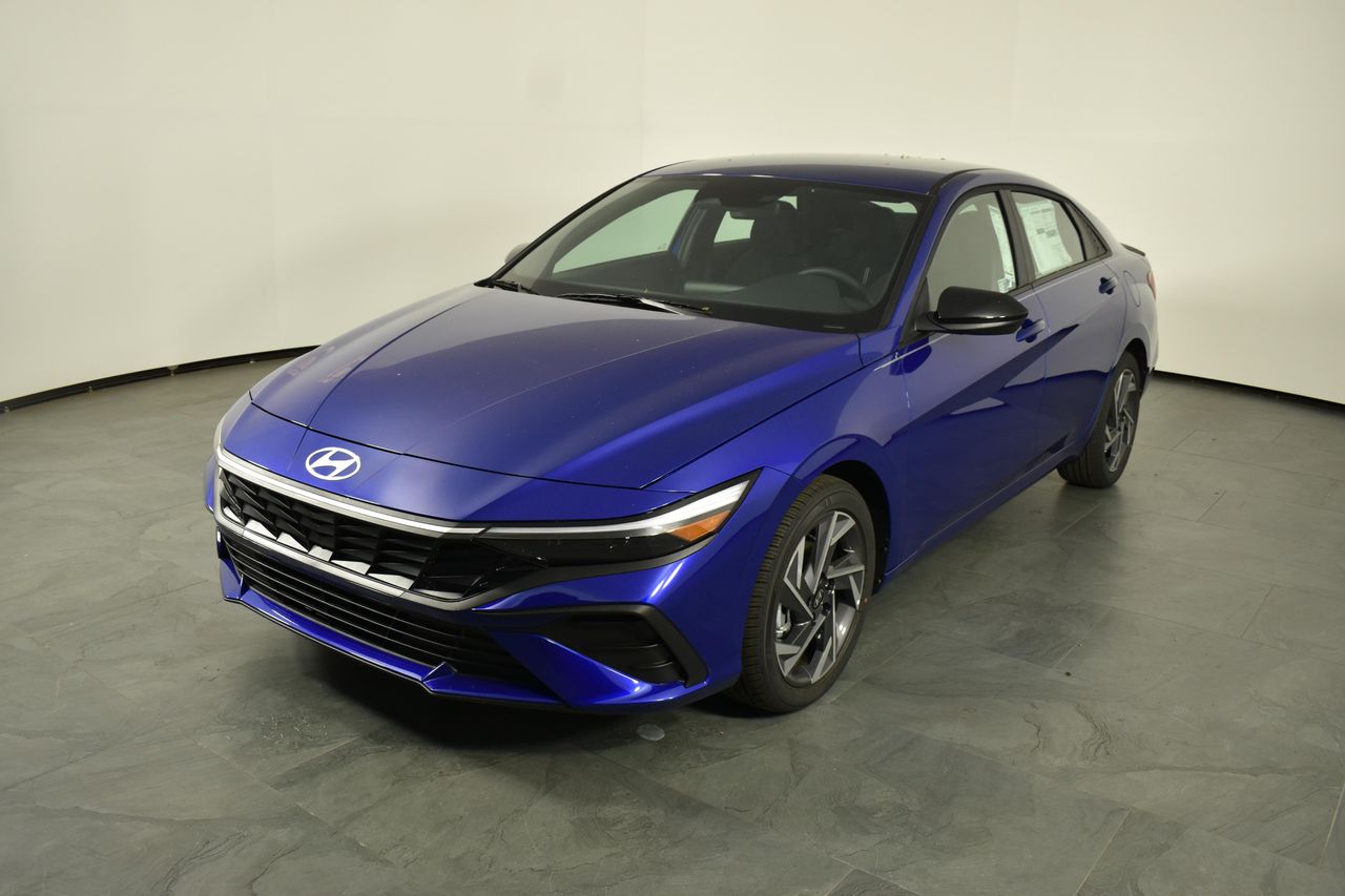 2026 Hyundai Elantra SEL's photo