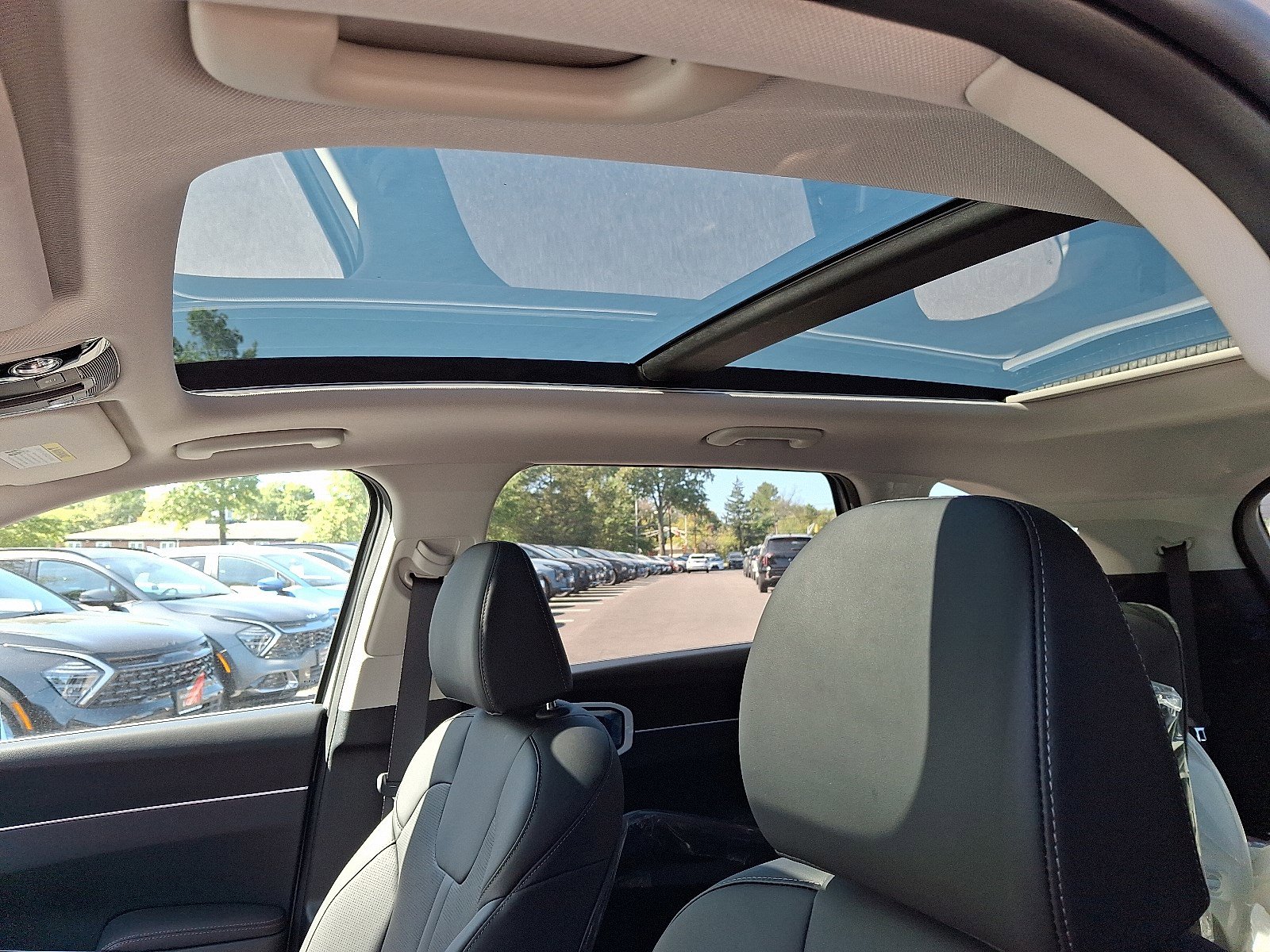 2025 Kia Sorento Plug-In Hybrid EX photo 8