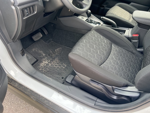 2025 Mitsubishi Outlander Sport ES photo 13