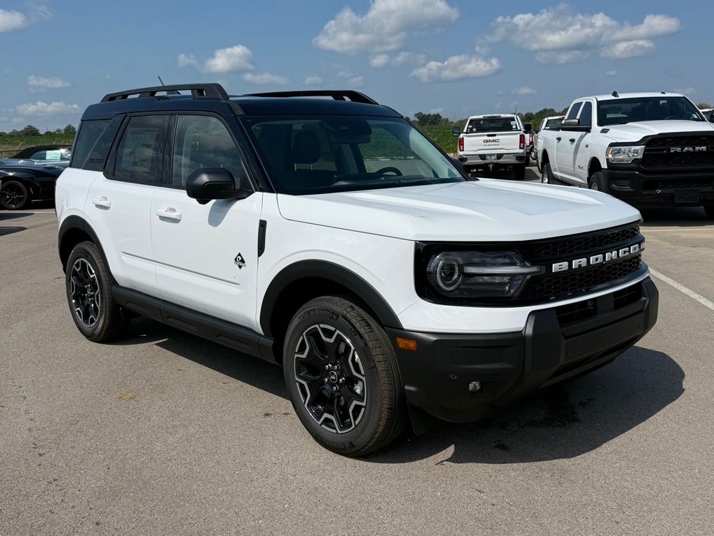 2025 Ford Bronco Sport Outer Banks photo 2