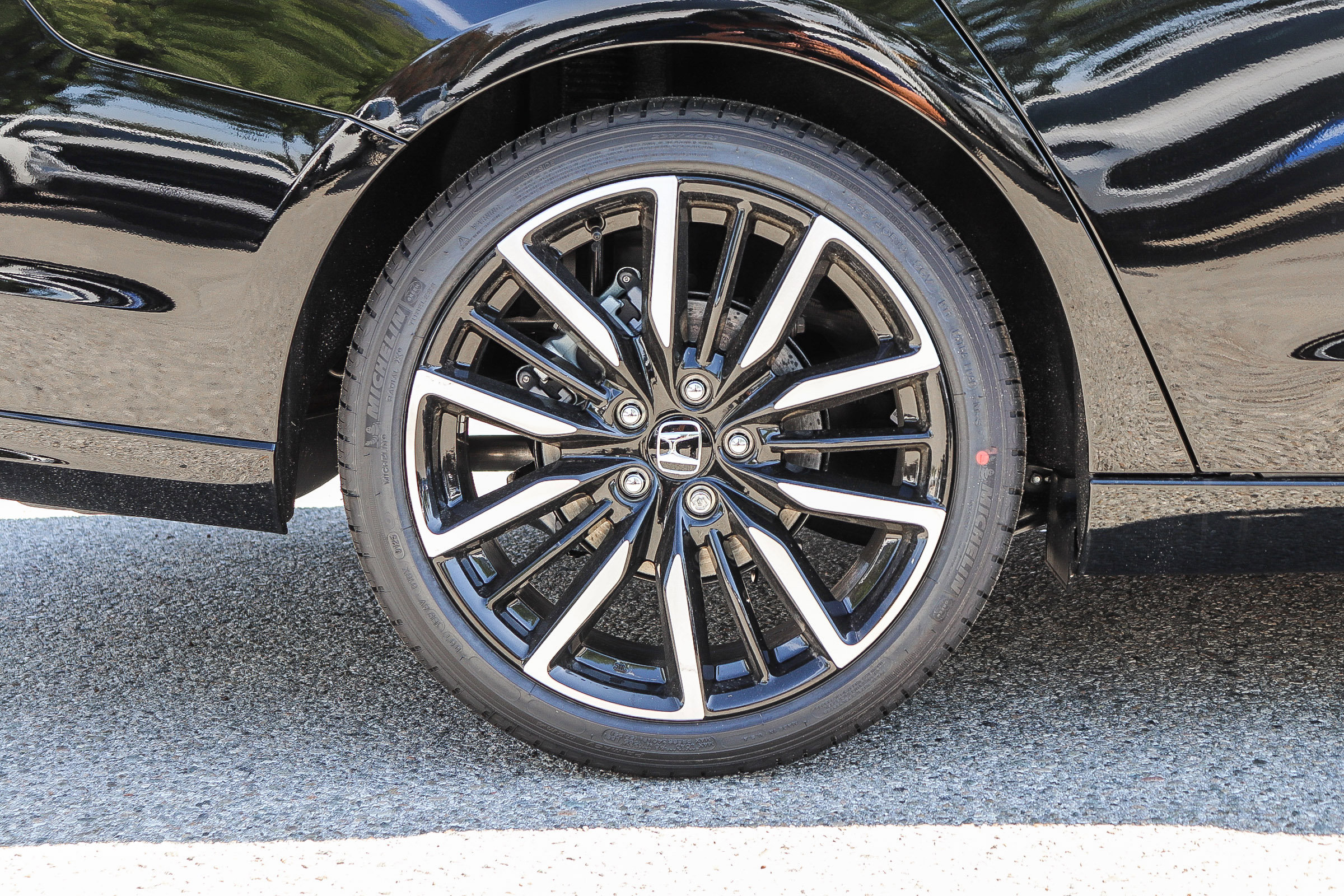 2025 Honda Accord Hybrid Touring photo 9
