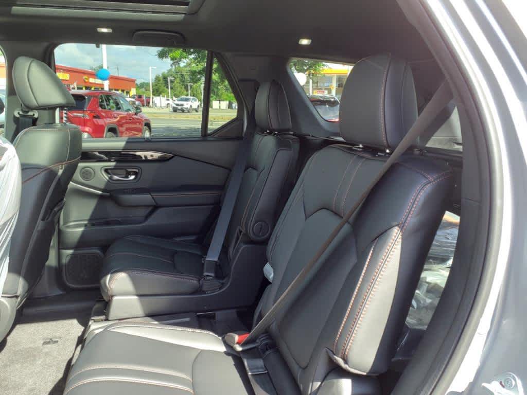 2025 Honda Pilot TrailSport photo 6