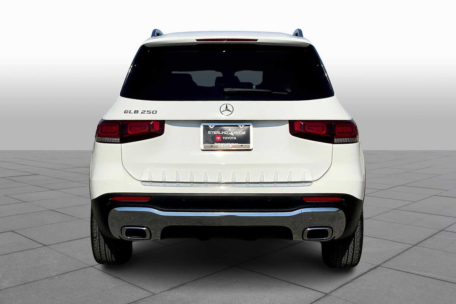2021 Mercedes Benz GLB 250 photo 4